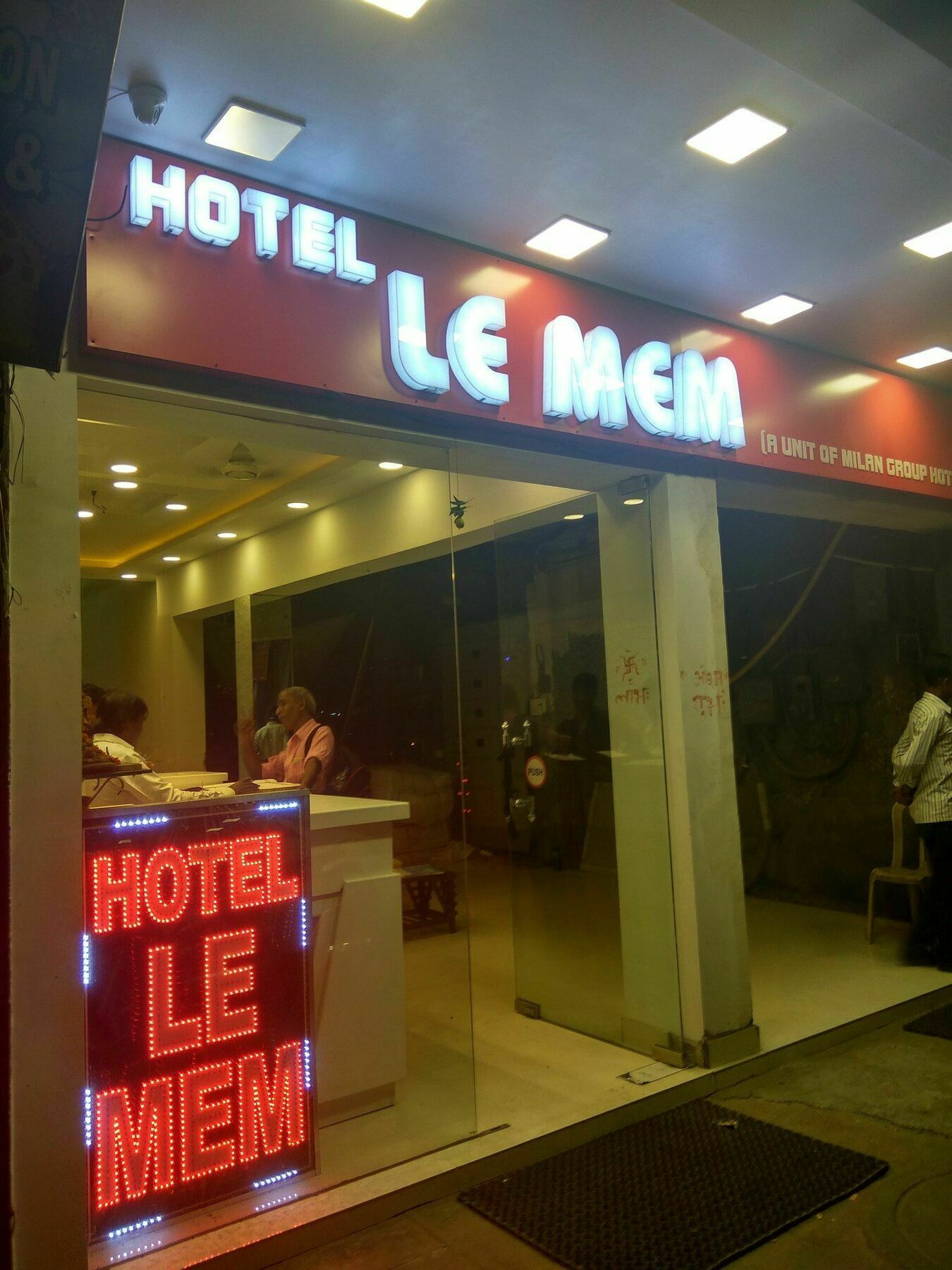 Hotel Le Mem Delhi  Dış mekan fotoğraf